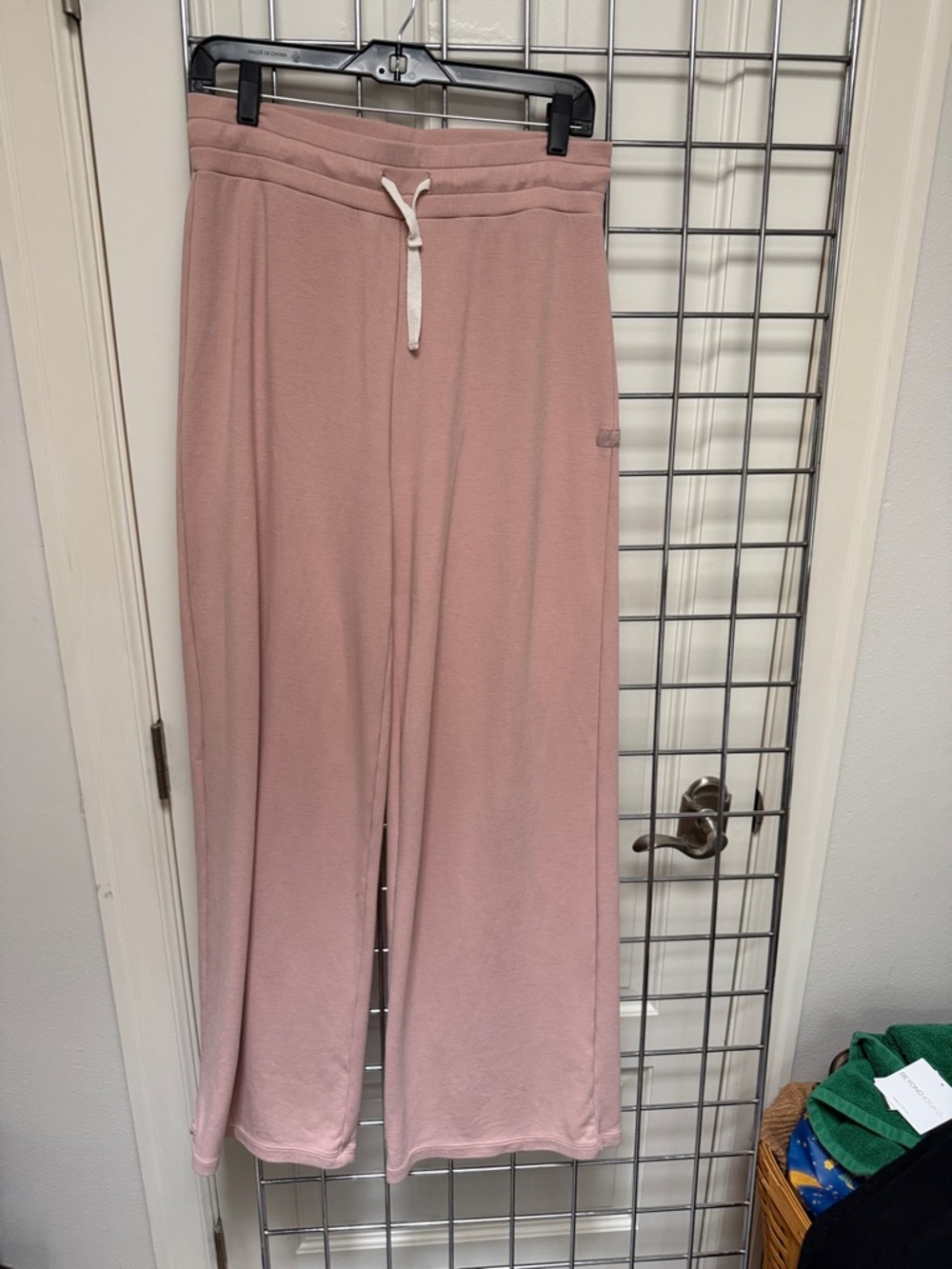 Glyder Wide-Leg Pull-On Pants in Dusty Pink